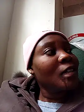 blackbeautyxx92 online show from 11/17/25, 11:25