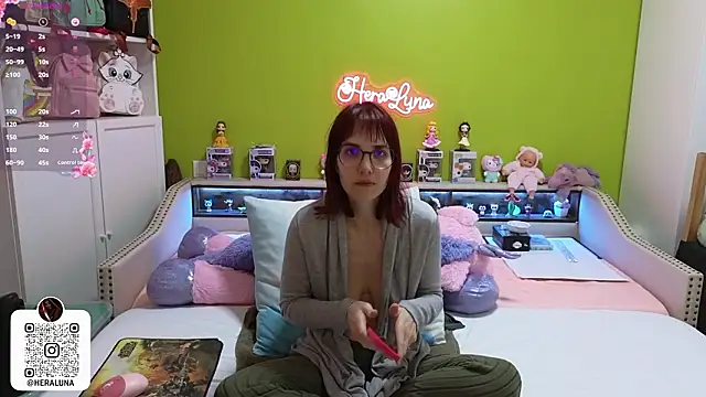  HeraLuna  online show from 03/18/26, 09:59