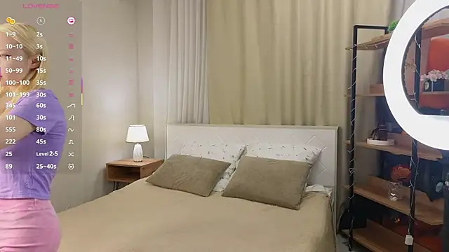 Snapshot of IraYounce chatting on 11/15/25, 01:09 IraYounce online show from 11/15/25, 01:09