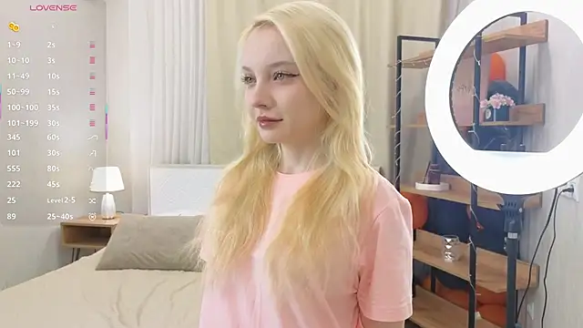 Snapshot of IraYounce chatting on 11/12/25, 01:10 IraYounce online show from 11/12/25, 01:10