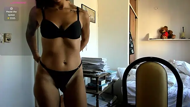 lucialuna online show from 03/24/26, 06:30