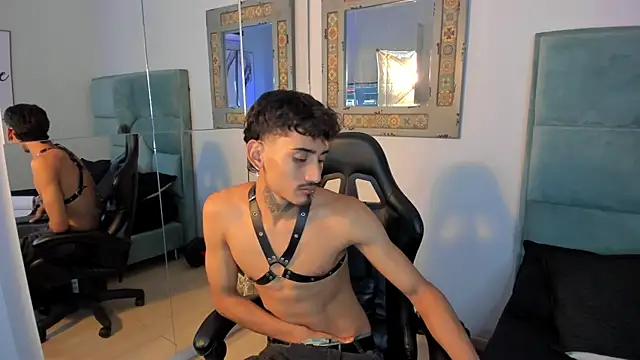 Mr Strike online show from 11/11/25, 03:12