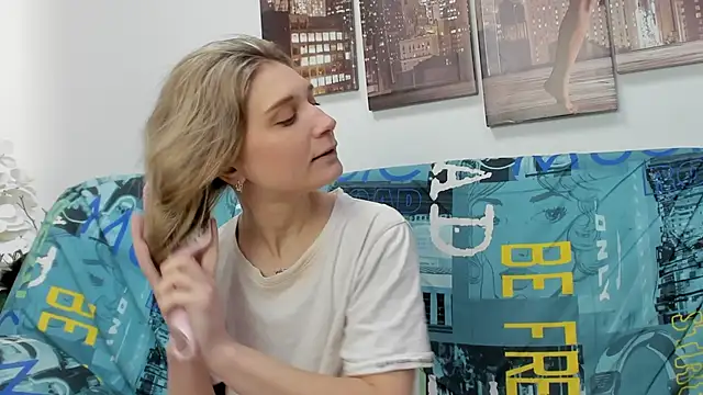 Tenderly Sophie online show from 02/23/26, 01:29