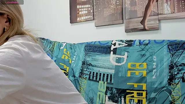 Tenderly Sophie online show from 01/09/26, 01:23