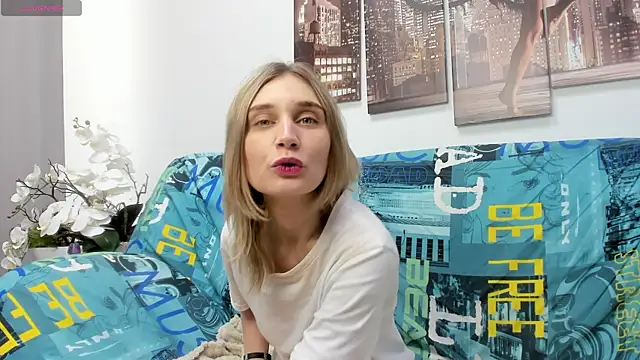 Snapshot of Tenderly_Sophie chatting on 04/30/26, 01:23 Tenderly Sophie online show from 04/30/26, 01:23
