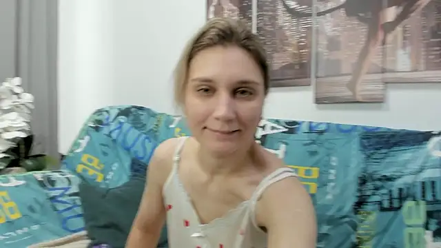 Tenderly Sophie online show from 11/28/25, 01:17