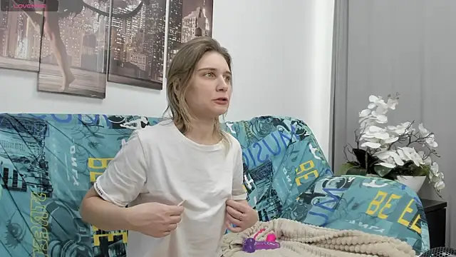 Tenderly Sophie online show from 12/22/25, 01:17