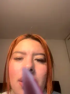 viki 11 online show from 10/29/25, 04:55