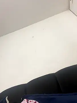 viki 11 online show from 10/30/25, 11:34