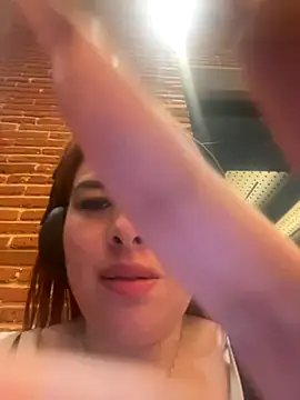 viki 11 online show from 10/28/25, 12:44