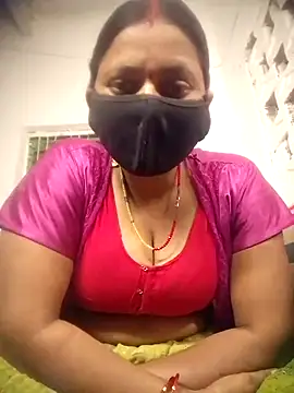 QRESABABY online show from 10/31/25, 01:13