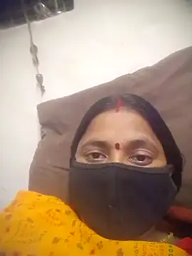 QRESABABY online show from 10/31/25, 02:24