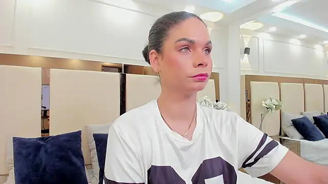 agatha mendoza  online show from 11/12/25, 07:51