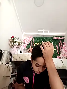 BabyCaramel18 online show from 11/05/25, 07:28