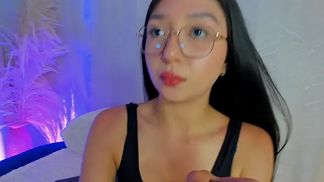 Snapshot of sydney_miller_ chatting on 06/16/26, 12:10 sydney miller online show from 06/16/26, 12:10