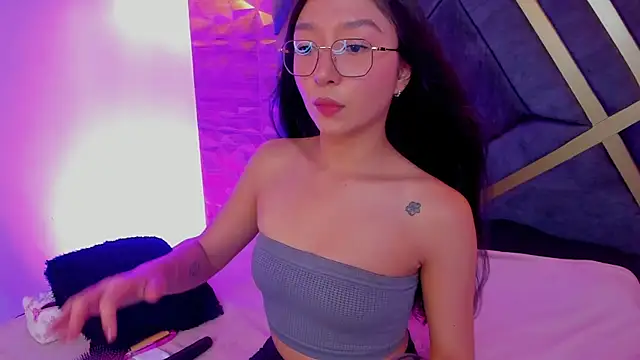 Snapshot of sydney_miller_ chatting on 05/06/26, 11:31 sydney miller online show from 05/06/26, 11:31