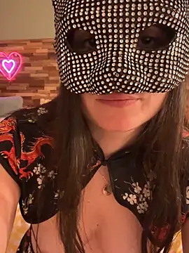  isadora online show from 12/13/25, 08:04