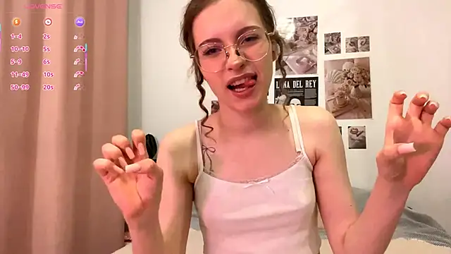 Kira Sanders online show from 11/24/25, 05:02