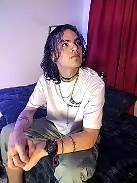 Snapshot of AlickBeliel chatting on 10/22/25, 05:18 AlickBeliel online show from 10/22/25, 05:18