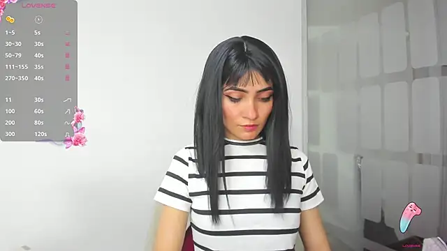 Snapshot of chloehanna chatting on 04/22/26, 11:33 chloehanna online show from 04/22/26, 11:33