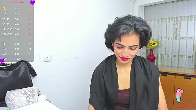 chloehanna online show from 12/17/25, 07:41