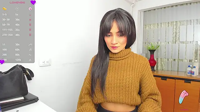 chloehanna online show from 11/18/25, 06:00