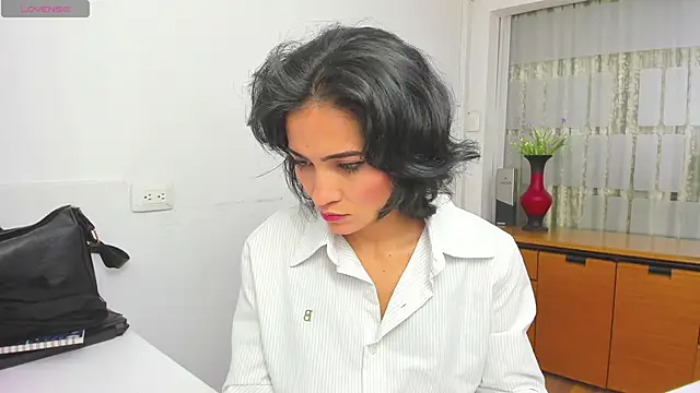 chloehanna online show from 11/11/25, 06:03