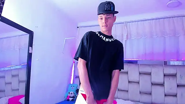 Snapshot of boyswantingplay chatting on 11/23/25, 11:09 boyswantingplay online show from 11/23/25, 11:09