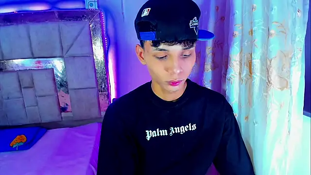 Snapshot of boyswantingplay chatting on 02/12/26, 05:13 boyswantingplay online show from 02/12/26, 05:13