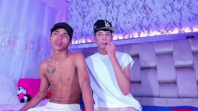 Snapshot of boyswantingplay chatting on 11/05/25, 03:59 boyswantingplay online show from 11/05/25, 03:59