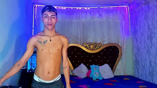 Snapshot of boyswantingplay chatting on 02/26/26, 05:35 boyswantingplay online show from 02/26/26, 05:35