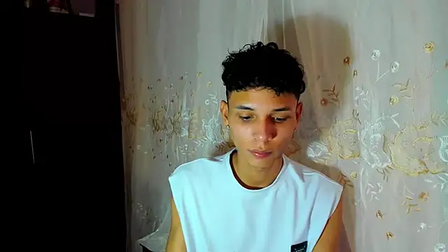 Snapshot of boyswantingplay chatting on 01/08/26, 07:09 boyswantingplay online show from 01/08/26, 07:09