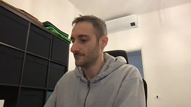 Snapshot of LukaShyGuy chatting on 02/09/26, 09:46 LukaShyGuy online show from 02/09/26, 09:46