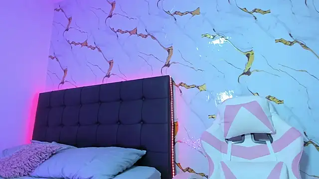 Scarlet DLuce online show from 03/31/26, 09:00