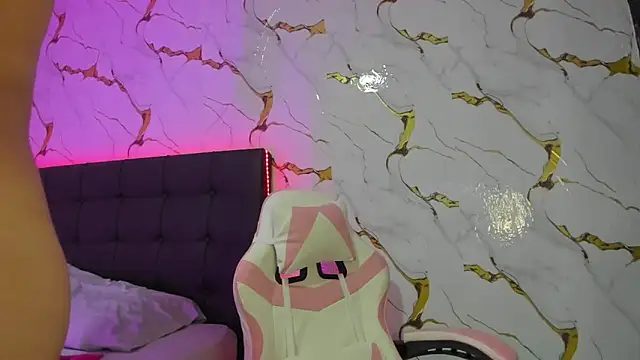 Scarlet DLuce online show from 03/30/26, 09:00