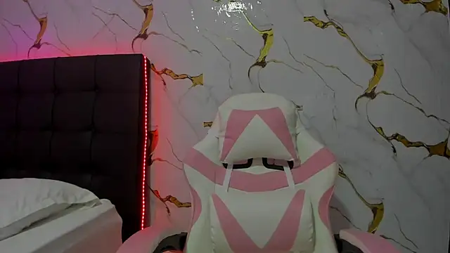 Scarlet DLuce online show from 05/08/26, 09:02