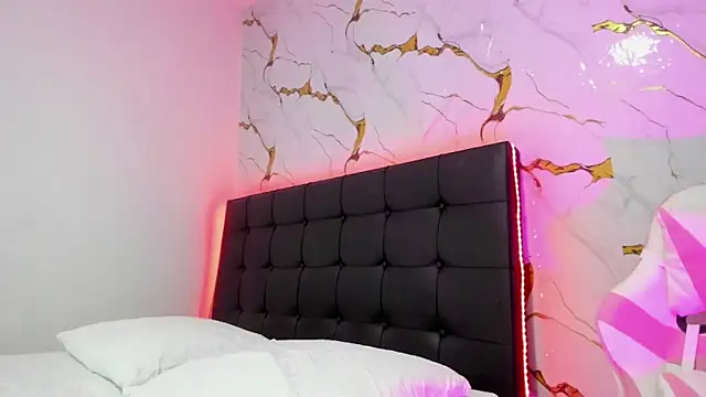 Scarlet DLuce online show from 04/10/26, 09:05