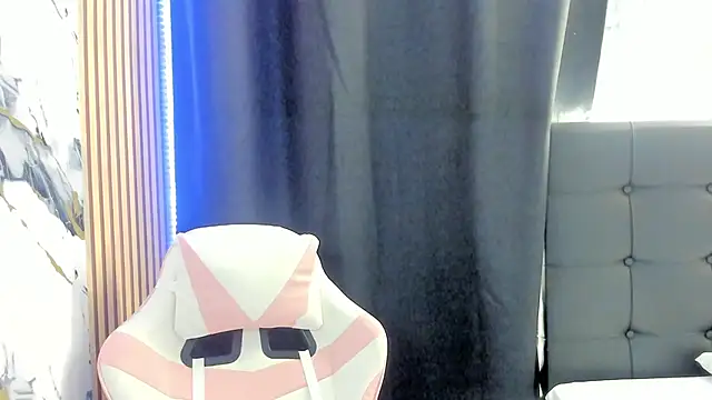 Scarlet DLuce online show from 11/28/25, 09:09