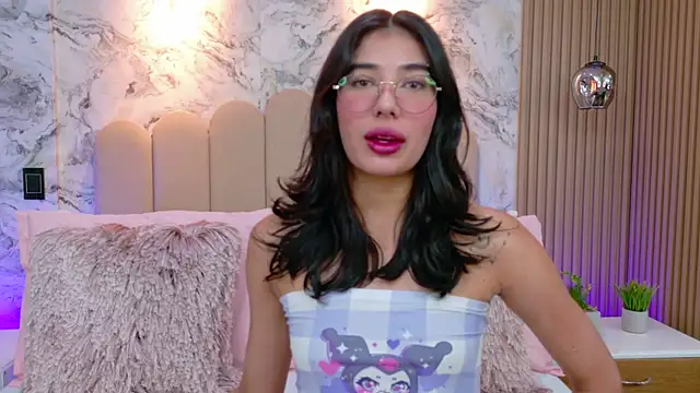 AdelineJhones online show from 03/25/26, 03:11