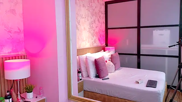 AdelineJhones online show from 01/07/26, 02:44