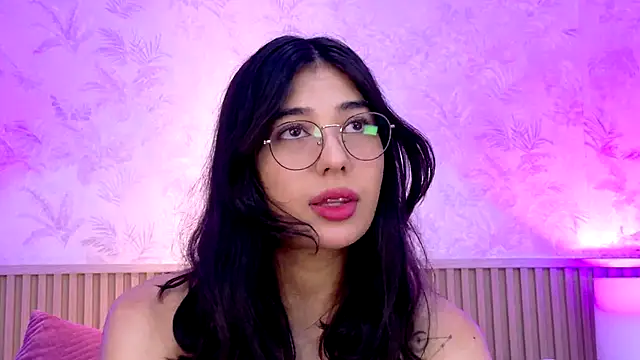 AdelineJhones online show from 11/08/25, 02:09