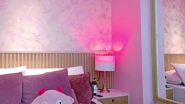 AdelineJhones online show from 03/10/26, 09:52