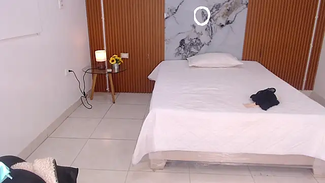 rosselyn  online show from 02/24/26, 11:55