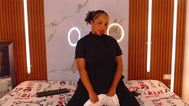 rosselyn  online show from 01/15/26, 07:39