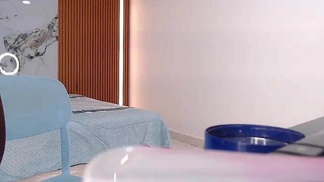 rosselyn  online show from 03/06/26, 12:11