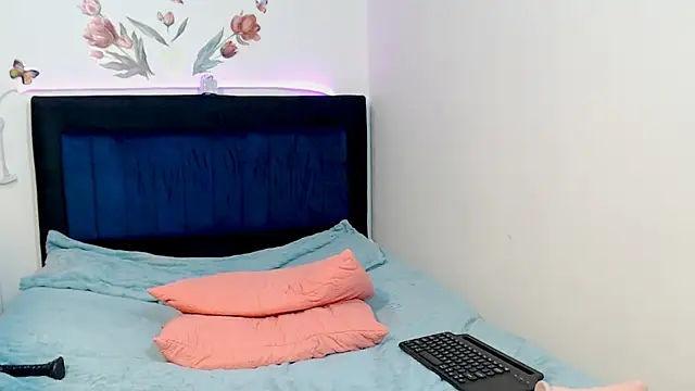 Snapshot of BRYXS1 chatting on 04/07/26, 02:46 BRYXS1 online show from 04/07/26, 02:46