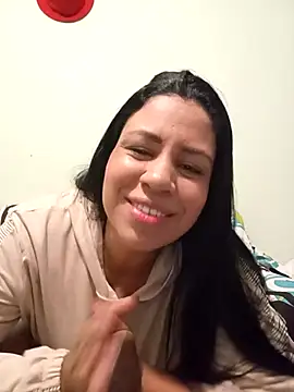 LeilaTaylor online show from 12/04/25, 01:43