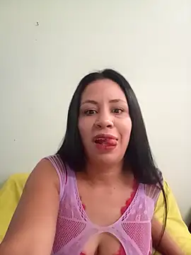 LeilaTaylor online show from 12/15/25, 02:23