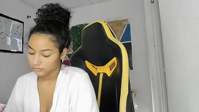 Snapshot of emily_stars1 chatting on 02/26/26, 09:15 emily stars1 online show from 02/26/26, 09:15