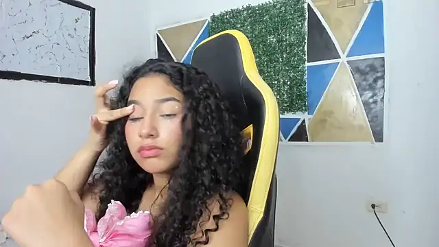 Snapshot of emily_stars1 chatting on 02/19/26, 10:34 emily stars1 online show from 02/19/26, 10:34